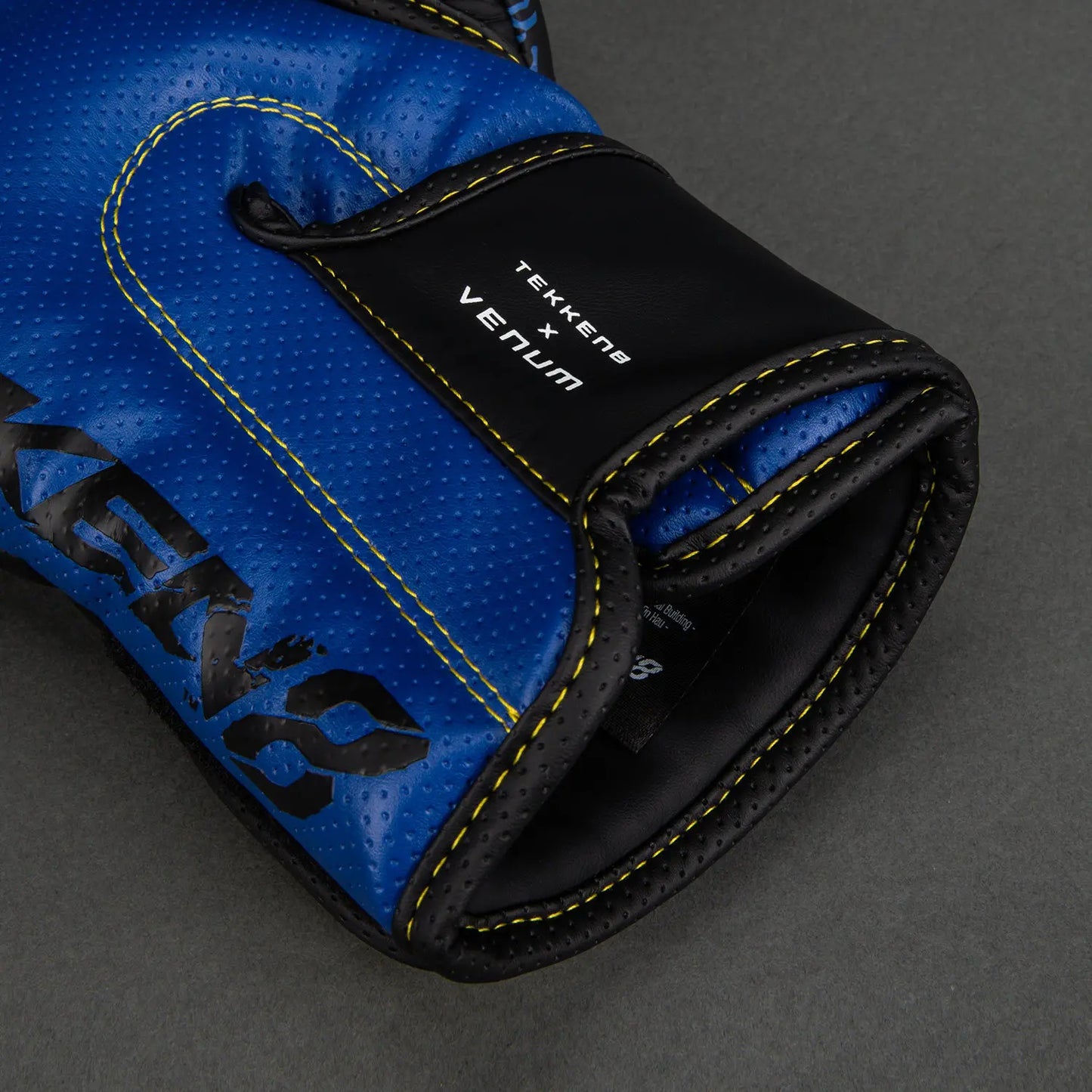 Venum Tekken 8 Boxing Gloves - King