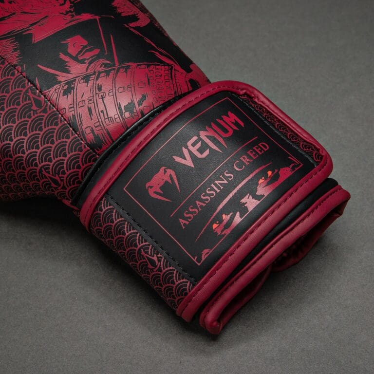 Venum Assassin's Creed Shadows Boxing Gloves - Black/Burgundy