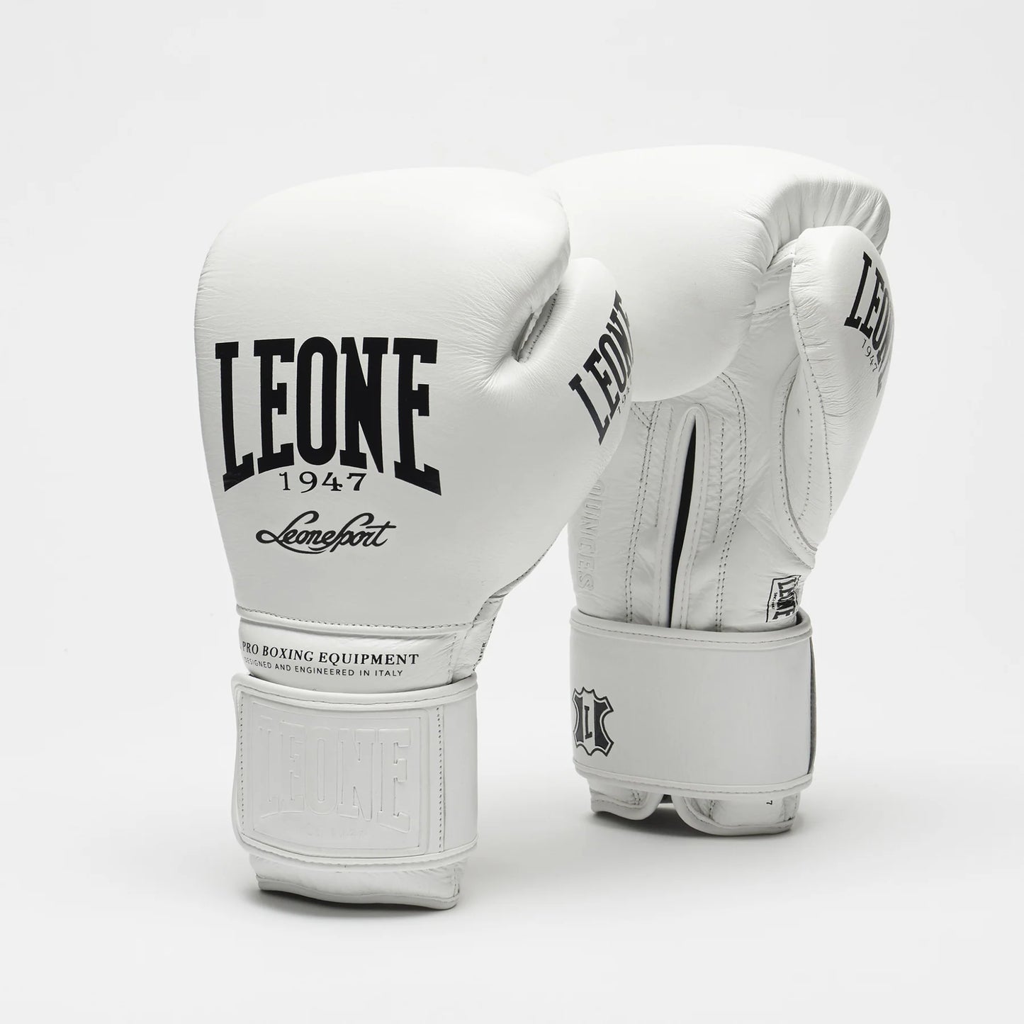 LEONE "THE GREATEST" BOXING GLOVES - Black or White